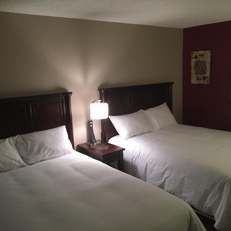 Jolly Giant Pub & Motel Willow Bunch Dış mekan fotoğraf