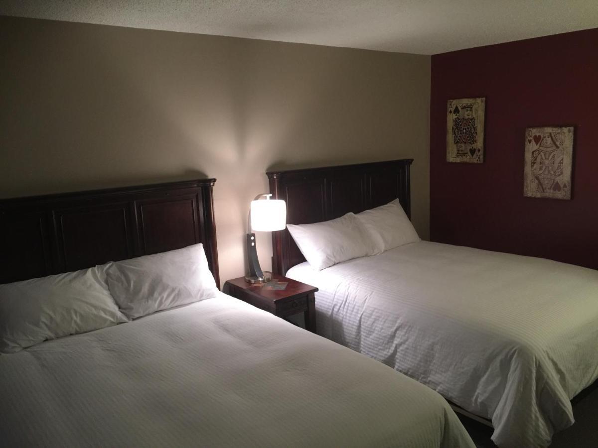 Jolly Giant Pub & Motel Willow Bunch Dış mekan fotoğraf