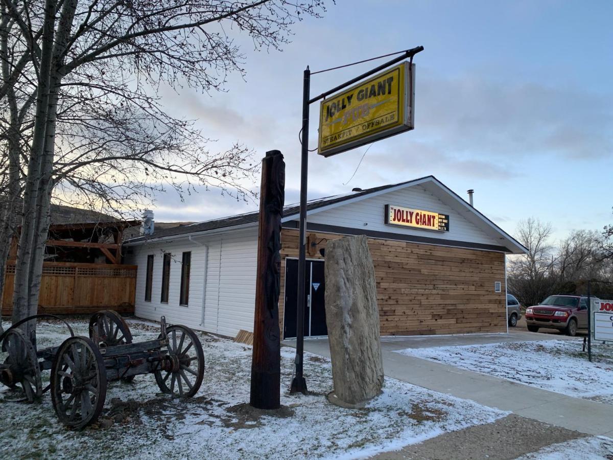 Jolly Giant Pub & Motel Willow Bunch Dış mekan fotoğraf